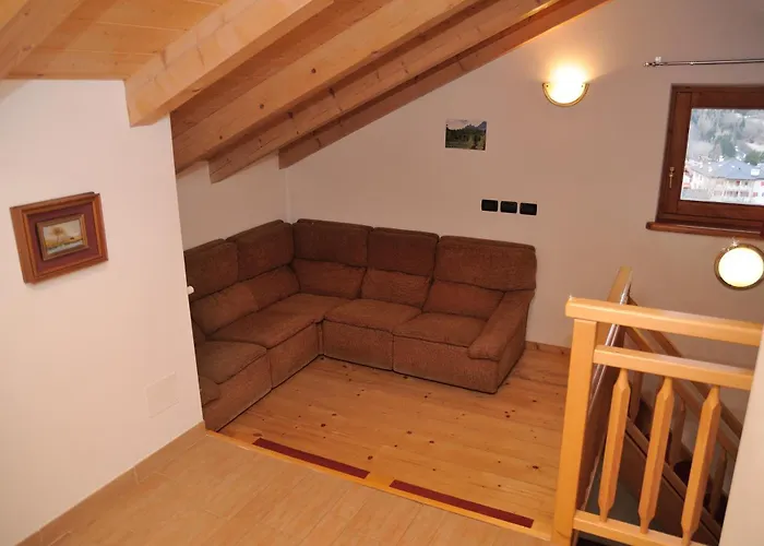 Roe Apartment