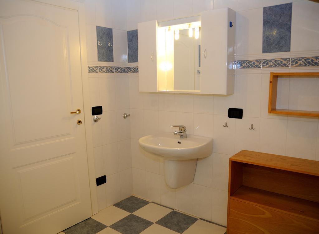 Roe Apartment Panchia
