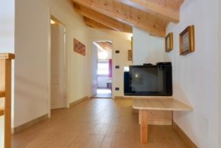Roe Apartment Panchia
