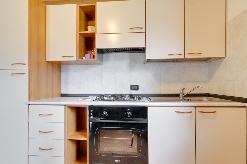 Roe Apartment